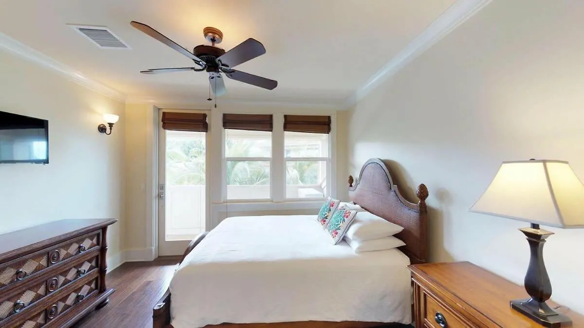 Elegant Poolside Penthouse W Private Elevator Villa Koloa
